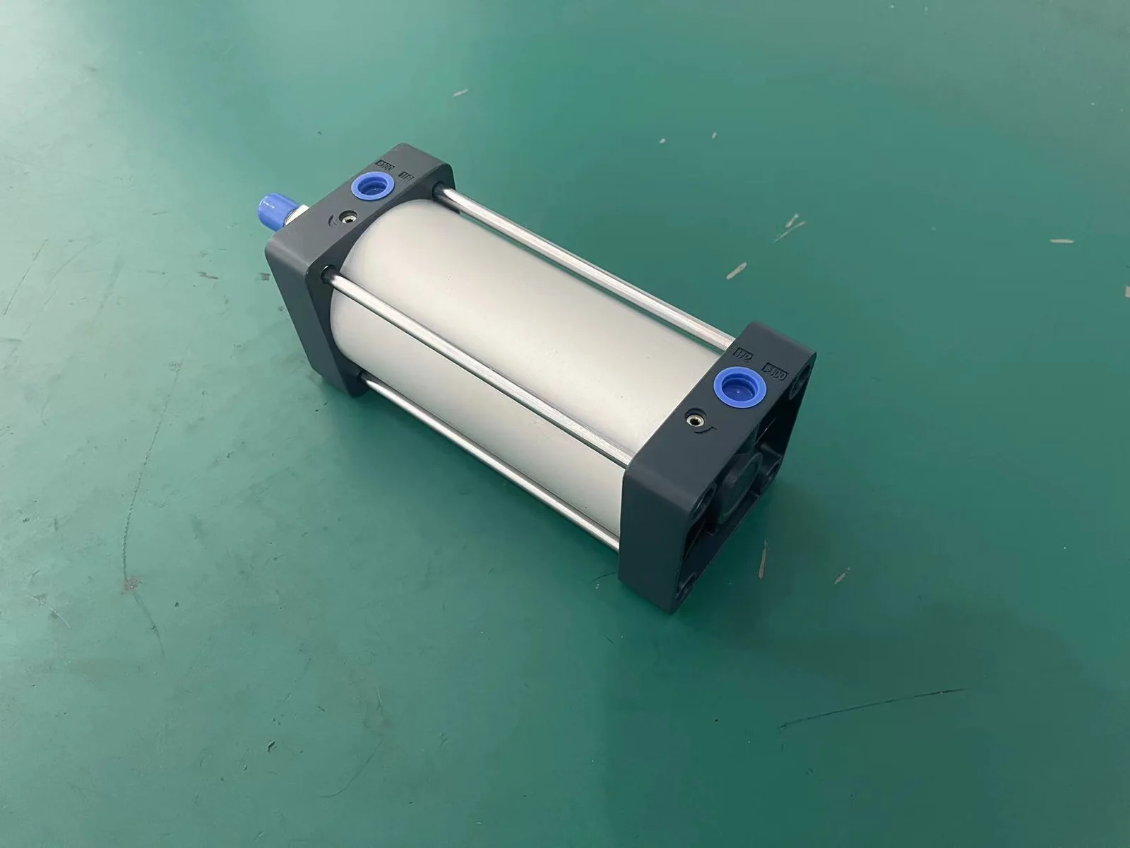 Hydraulic & Pneumatic Cylinders — Product photograph 4